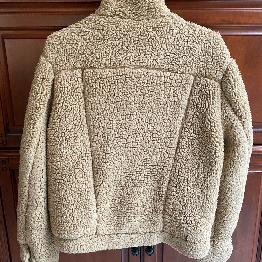 I’ve worn this a couple times. Super cozy!
